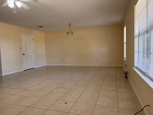 Building Photo - 12341 US-90