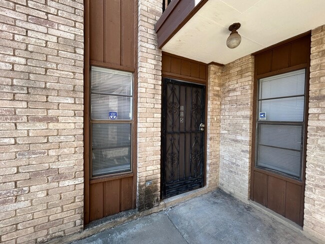 Foto del edificio - 100 Hillside Rd