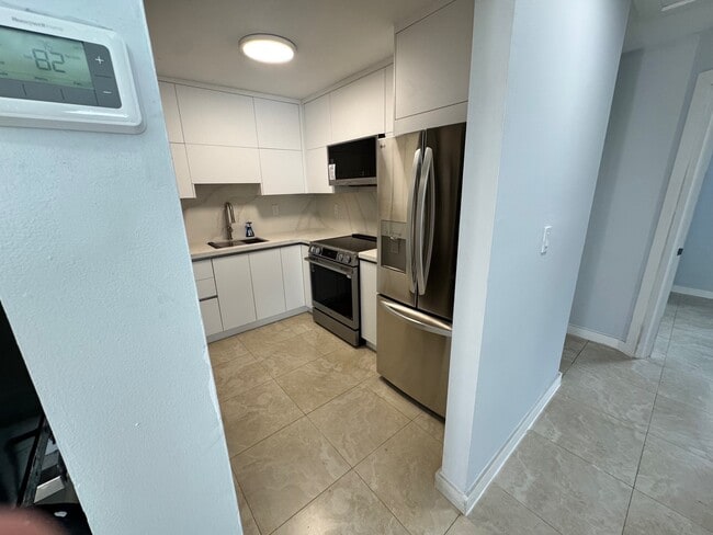 Kitchen - 8434 SW 38th St