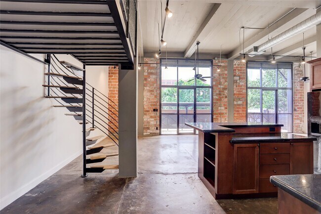 Foto del edificio - 915 N San Jacinto St