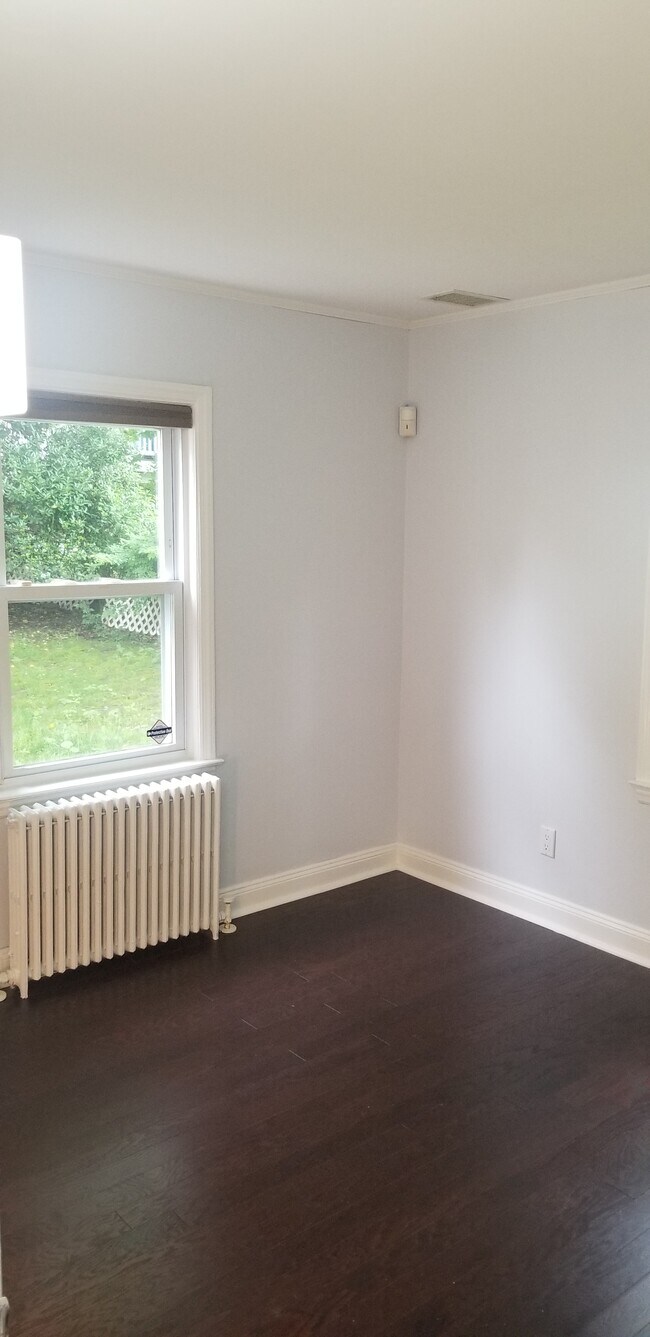 Building Photo - 1519 Pine Knoll Ln