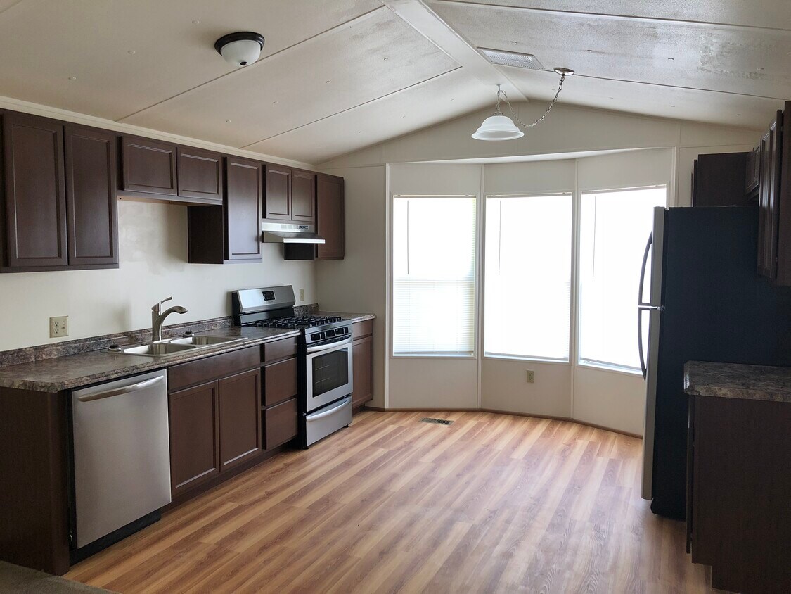 Foto principal - 260 S Land St