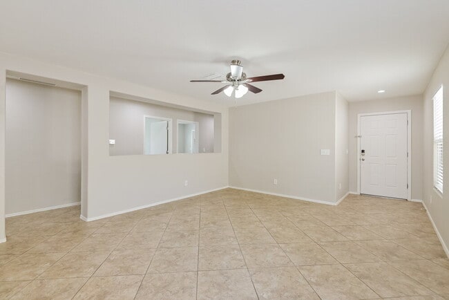 Building Photo - 6329 S Sunrise Valley Dr