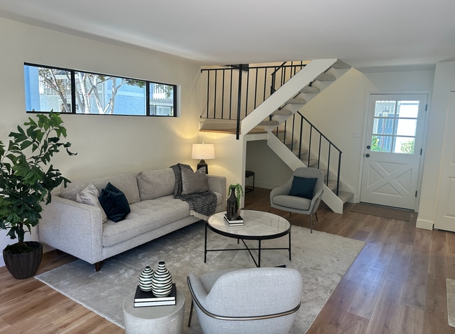 Building Photo - Palo Alto: Beautiful 2 Bedroom 1.5 Bathroo...