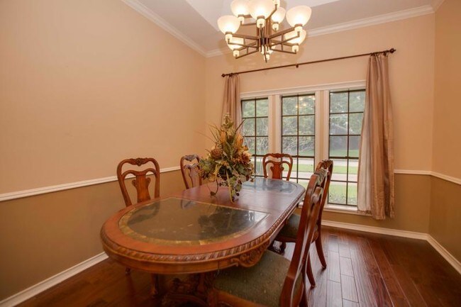 Foto del edificio - 5913 Woodmere Dr