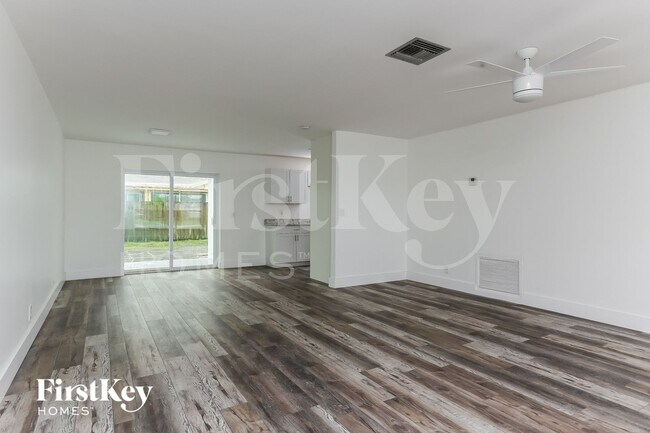 Foto del edificio - 8800 SW 10th St