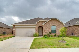 Building Photo - 4913 Sagerun Dr