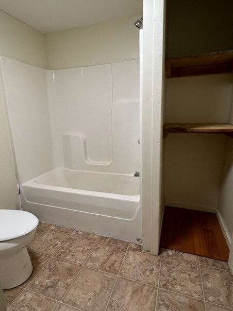 Bathroom w/ storage - 3226 Riverside Dr