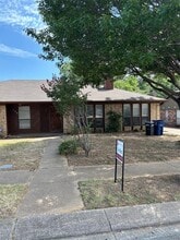 Building Photo - 111 Glade Shadow Dr