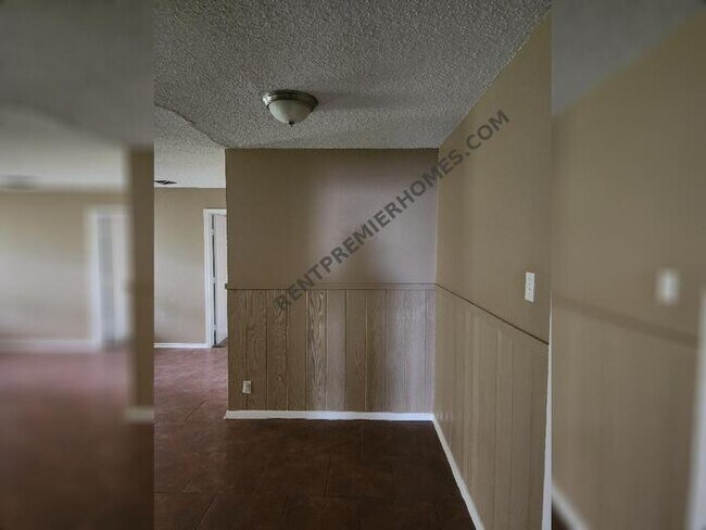 Foto del edificio - 6404 Martha Ln