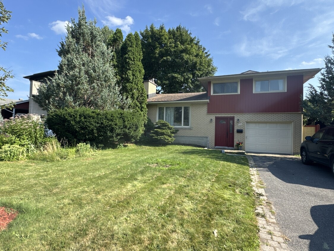 Primary Photo - 710 Sherbourne Rd