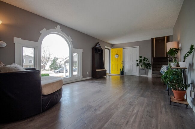 Building Photo - 6965 Sugar Creek Cir