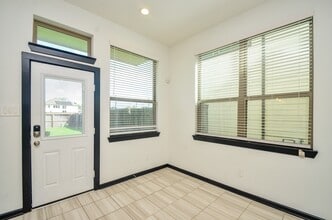 Building Photo - 1555 Rustling Creek Dr