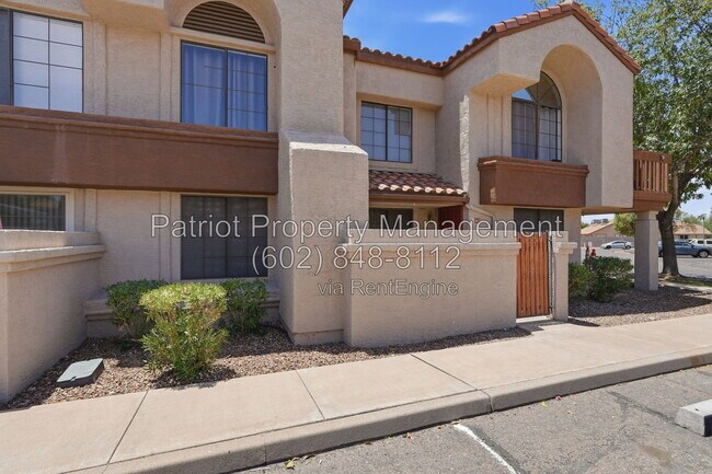 Building Photo - 839 S Westwood