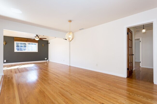 Building Photo - Upgraded Single Family Home in Allied Gardens!