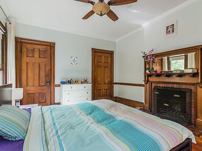 Building Photo - 2 Bed, 2 Bath Brookline Village Apt Wtih L...