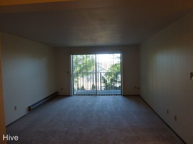 Building Photo - 7101 Roosevelt Way NE