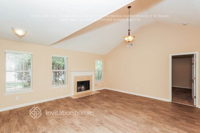 Foto del edificio - 2992 Knoll View Pl