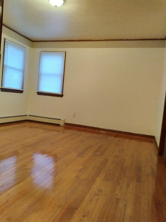 260 Marshall Ln, Derby, CT 06418 House Rental in Derby, CT