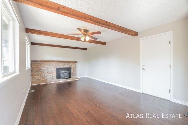 Building Photo - 16502 E Kansas Dr
