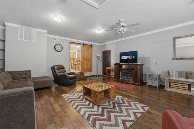 Foto del edificio - 925 S Haskett St
