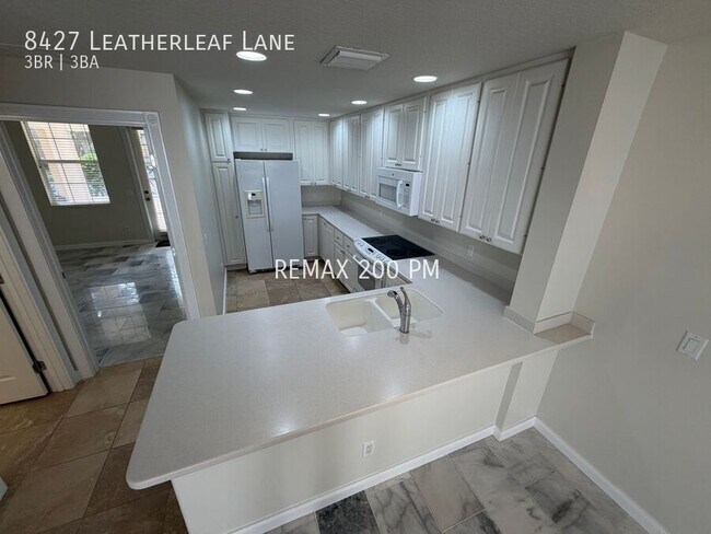 Foto del edificio - 8427 Leatherleaf Ln
