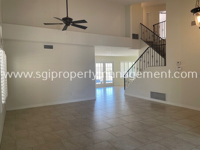 Building Photo - 2427 E Taxidea Way