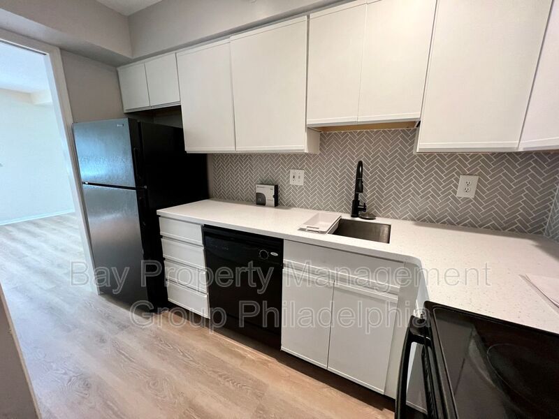 Primary Photo - 237 Montgomery Ave