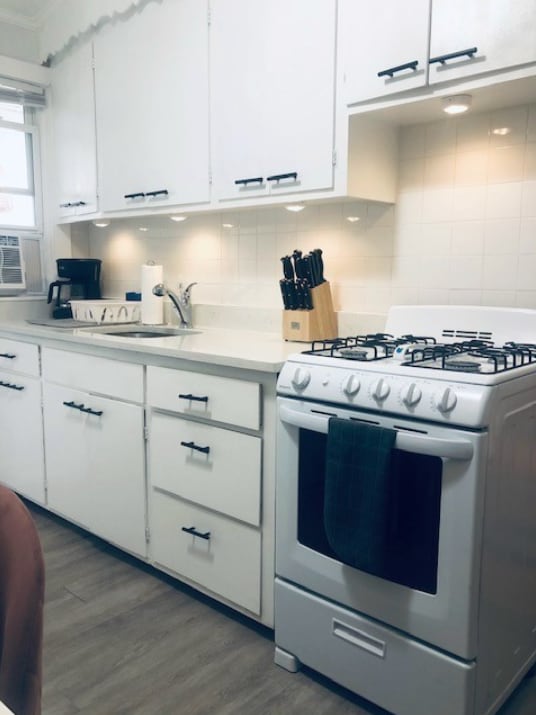 Primary Photo - 98 Winthrop Shore Dr