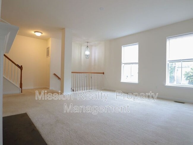 Photo - 1721 W Cary St Townhome