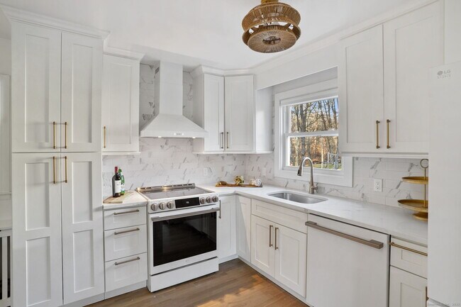 Foto del edificio - 132 Toll House Ln