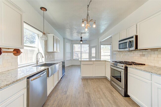 Foto del edificio - 23130 Beech Canyon Dr
