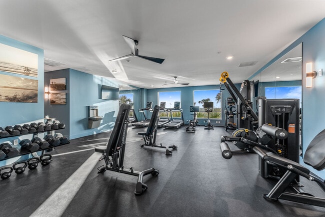 Start your day in the resident gym - Triton Cay - Daytona Apartments