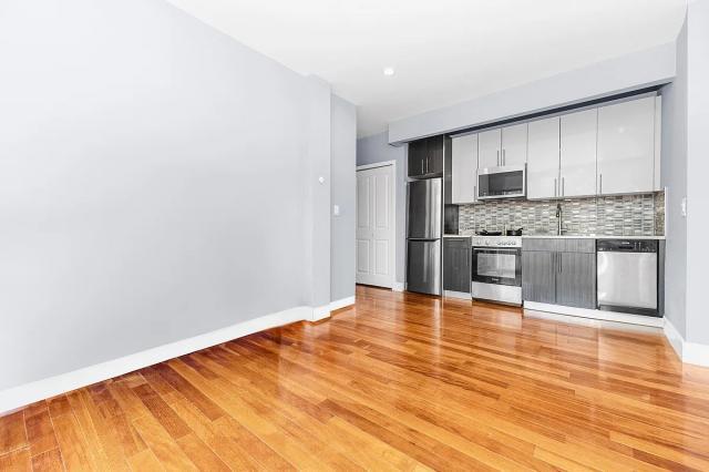 Building Photo - 2 bedroom in Queens NY 11106