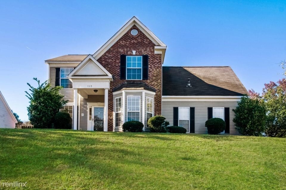 113 W Walnut Ave, Mount Holly, NC 28120 House for Rent in Mount Holly