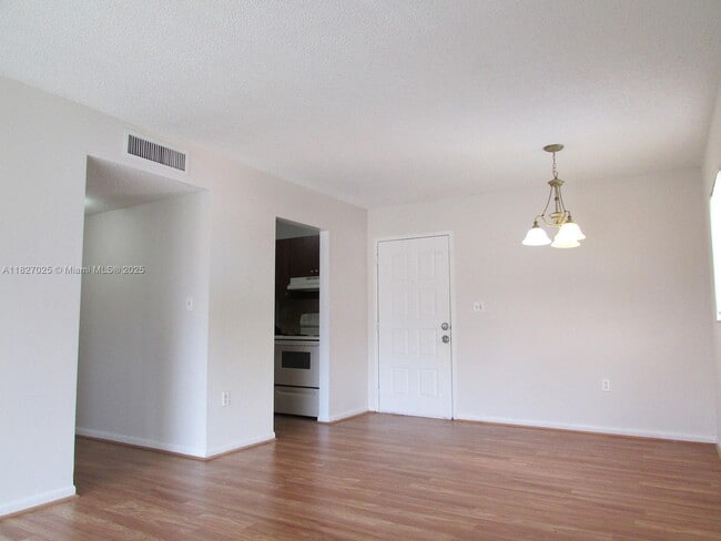 Foto del edificio - 7407 SW 152nd Ave