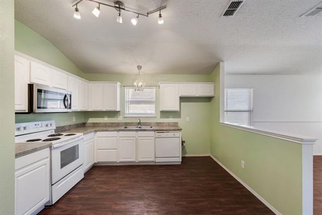 Foto del edificio - 3113 Candlebrook Dr