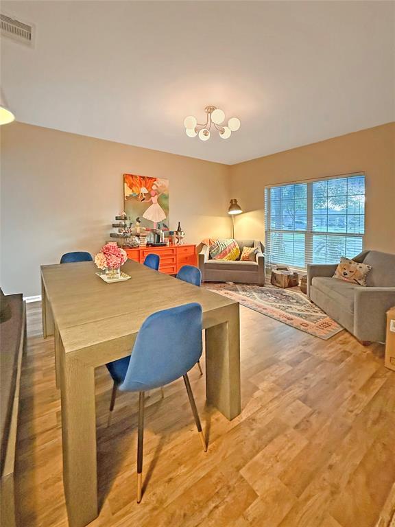 Foto del edificio - 2506 Forest Lake Trail