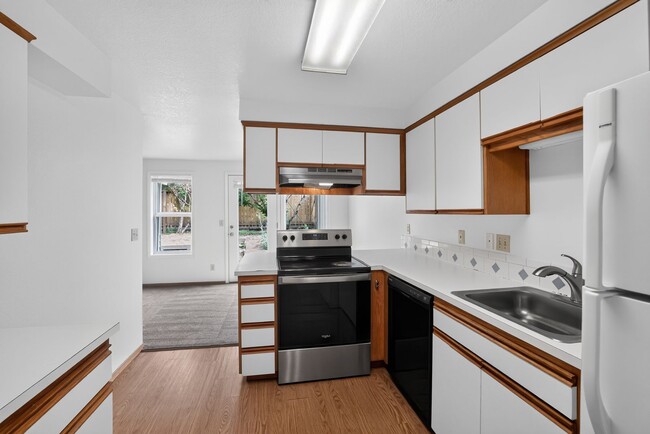 Building Photo - 20463 SW Midline St