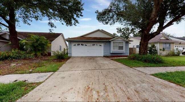 Building Photo - 1413 Tiverton Dr