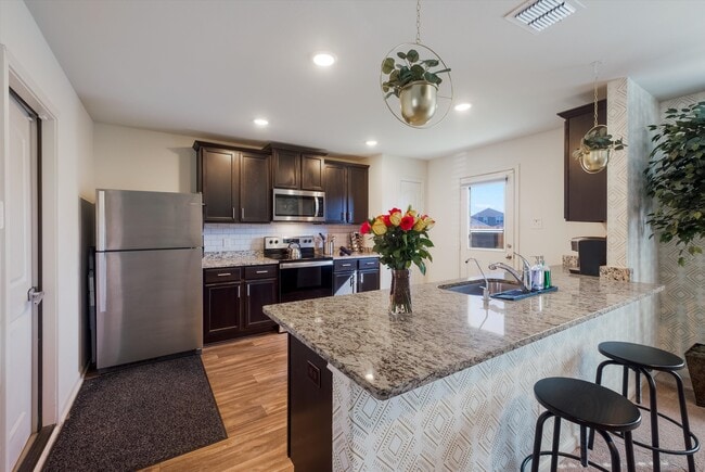 Foto del edificio - 7308 Aaron Jordan Dr