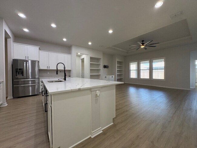 Foto del edificio - GORGEOUS NEWER HOME NEAR OSO BAY PRESERVE - MILITARY SPECIAL!