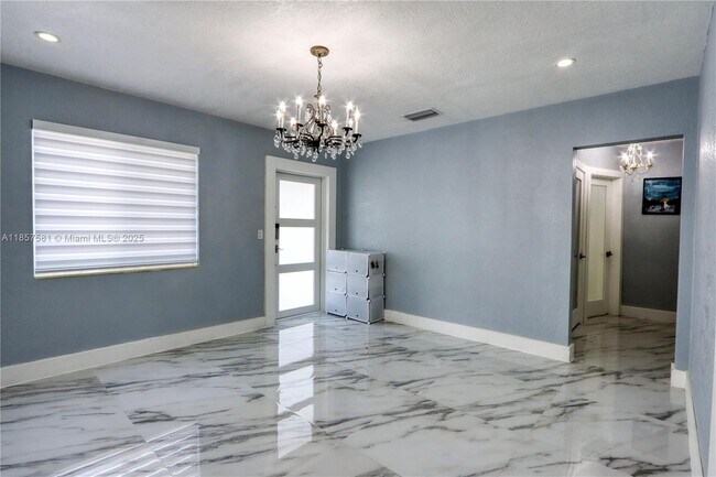 Foto del edificio - 4730 NW 4th Terrace