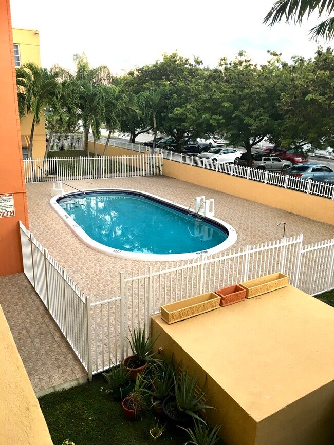 1851 NE 168th St Unit B3, North Miami Beach, FL 33162 Condo for Rent