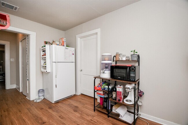 Foto del edificio - 5221 Darling St