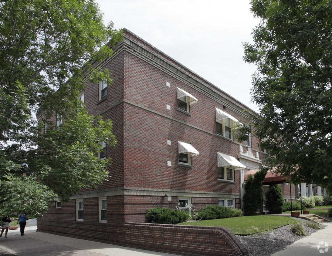 Foto principal - 1372 Marion St