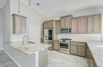 Building Photo - 610 Rain Cloud Dr
