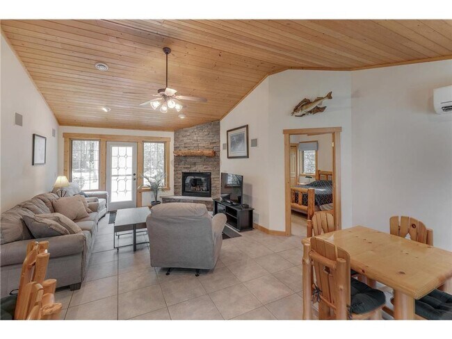 Building Photo - 35754 Pine Terrace Rd - Heartwood Homes