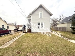 Building Photo - 320 W 15th St