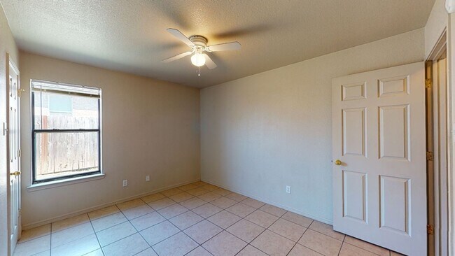 Foto del edificio - Free April Rent + Price Improvement $1,350!